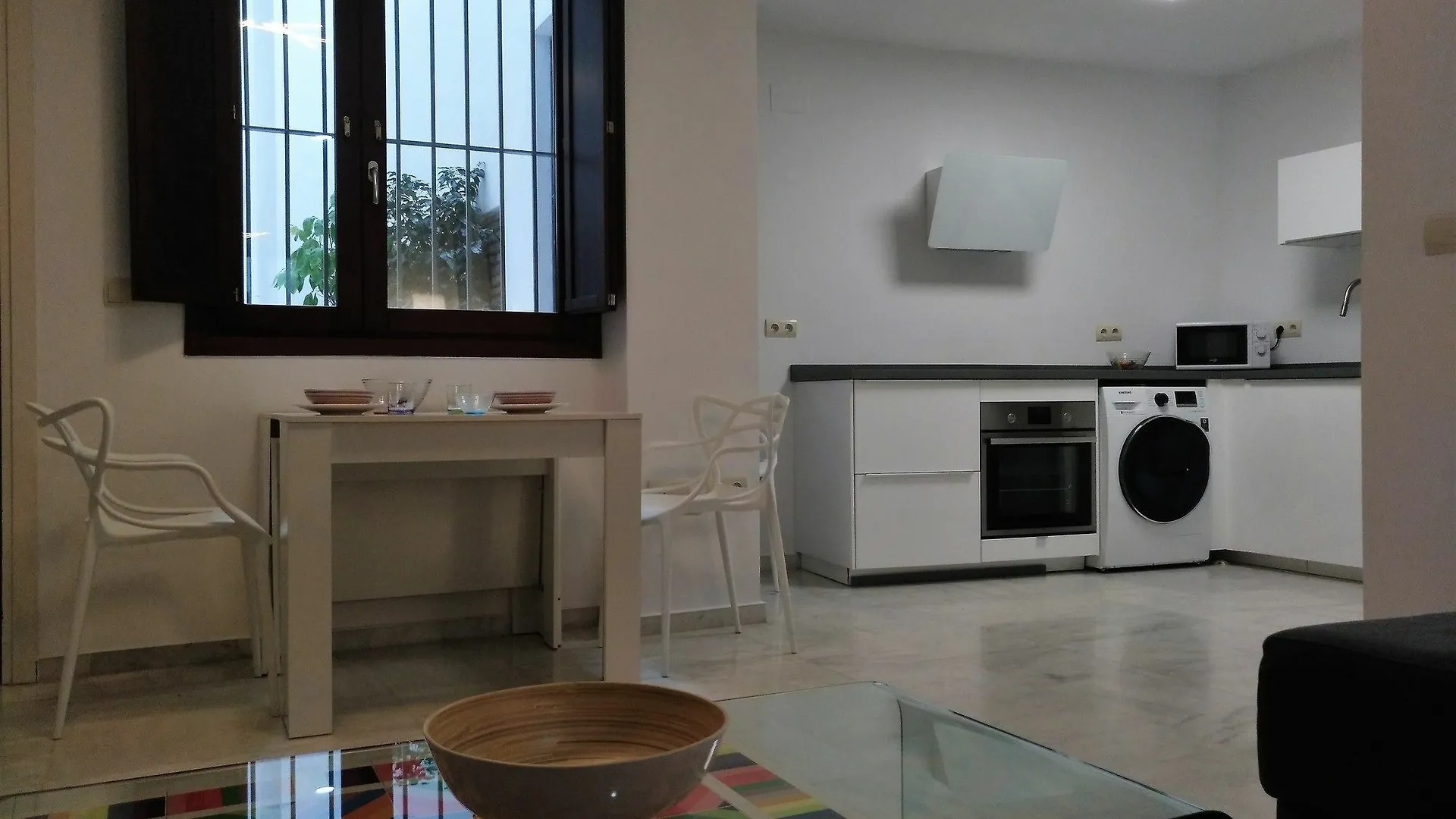 Apartamento Duplex De 2 Dormitorios San Vicente Sevilha