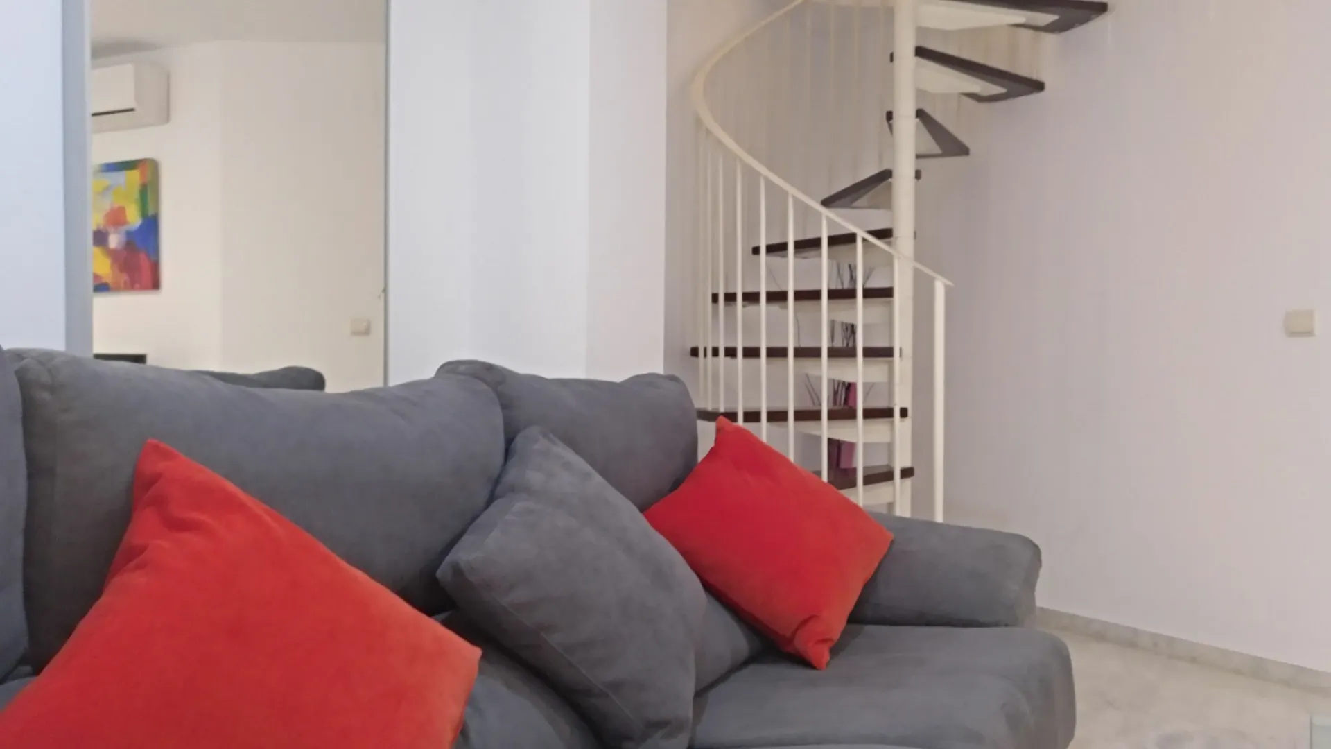 Apartamento Duplex De 2 Dormitorios San Vicente Sevilha